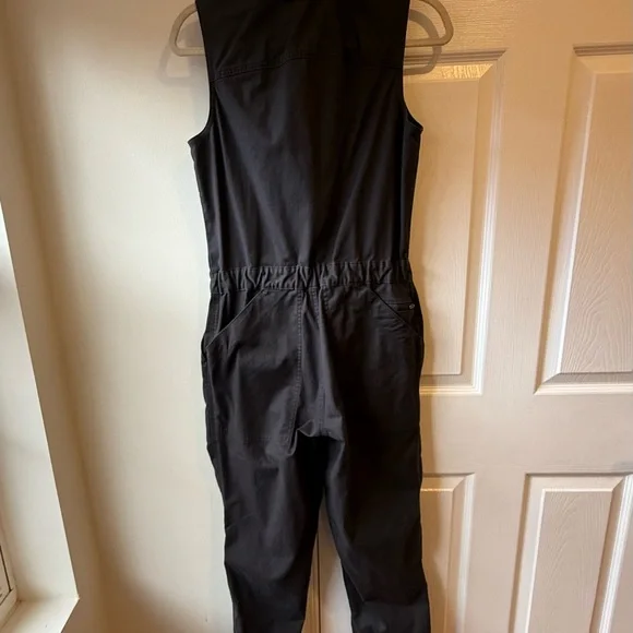Duluth trading jumpsuit. - Picture 8 of 11